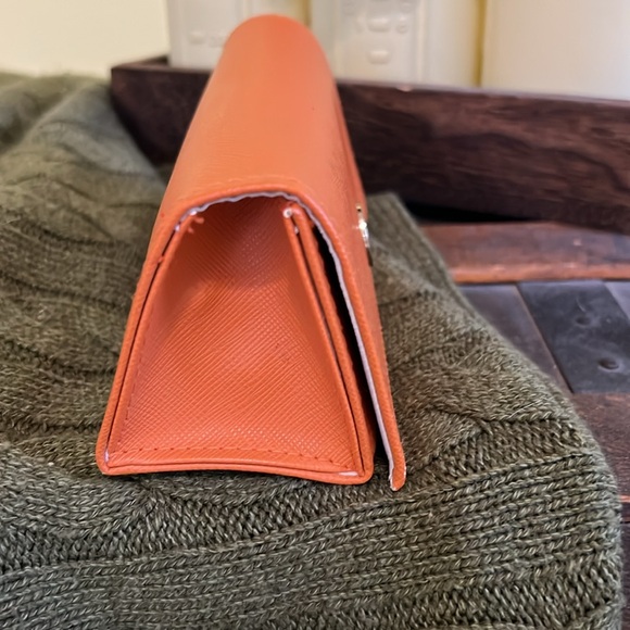 🔥 Tory Burch Aviator Gold Wire Frame Sunglasses with Orange Case Included - Picture 13 of 15